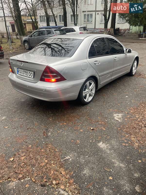 Седан Mercedes-Benz C-Class 2000 в Києві