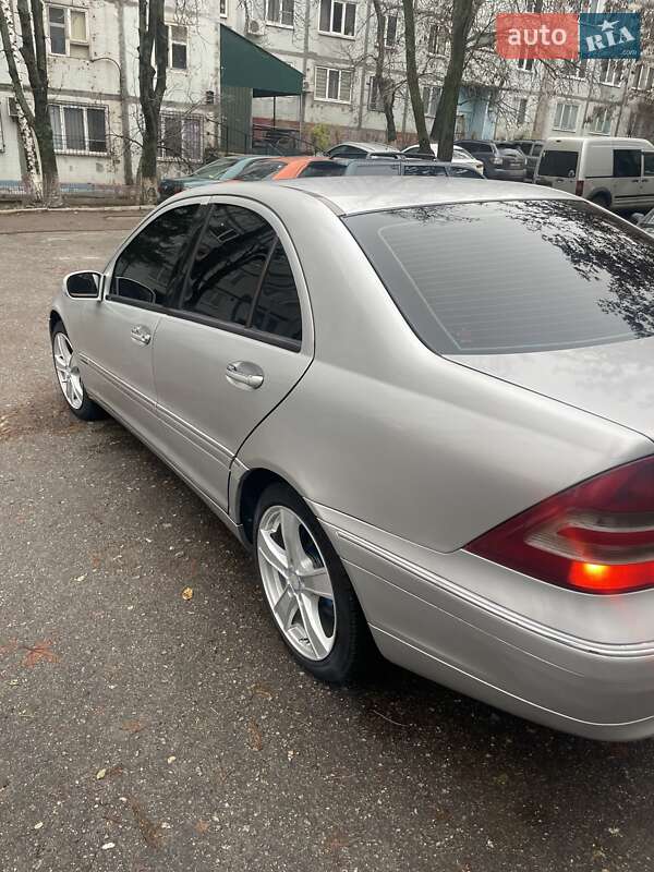 Седан Mercedes-Benz C-Class 2000 в Києві