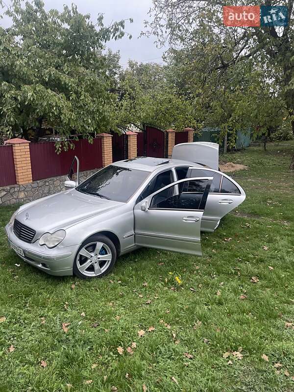 Седан Mercedes-Benz C-Class 2000 в Києві