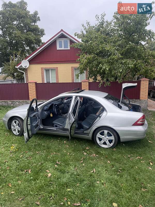 Седан Mercedes-Benz C-Class 2000 в Києві