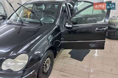 Седан Mercedes-Benz C-Class 2001 в Киеве