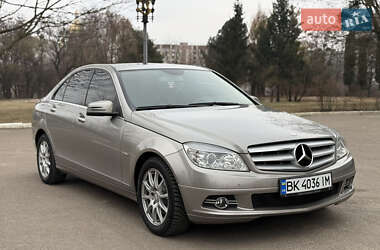 Седан Mercedes-Benz C-Class 2008 в Ровно