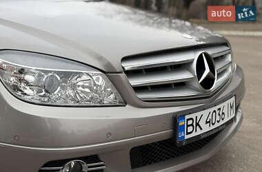 Седан Mercedes-Benz C-Class 2008 в Ровно