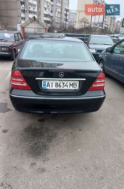 Седан Mercedes-Benz C-Class 2001 в Киеве