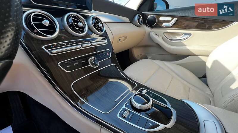 Седан Mercedes-Benz C-Class 2017 в Львове