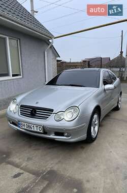 Купе Mercedes-Benz C-Class 2003 в 