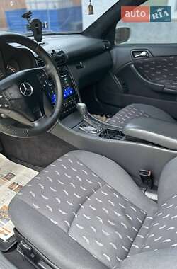 Купе Mercedes-Benz C-Class 2003 в 