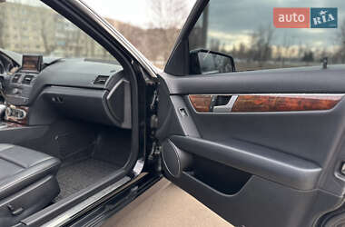 Седан Mercedes-Benz C-Class 2010 в 