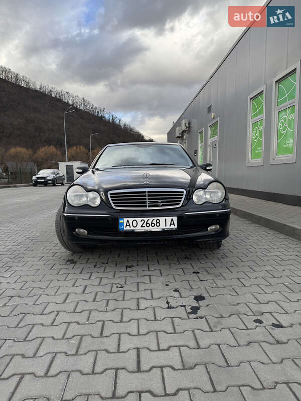 Седан Mercedes-Benz C-Class 2003 в Мукачево