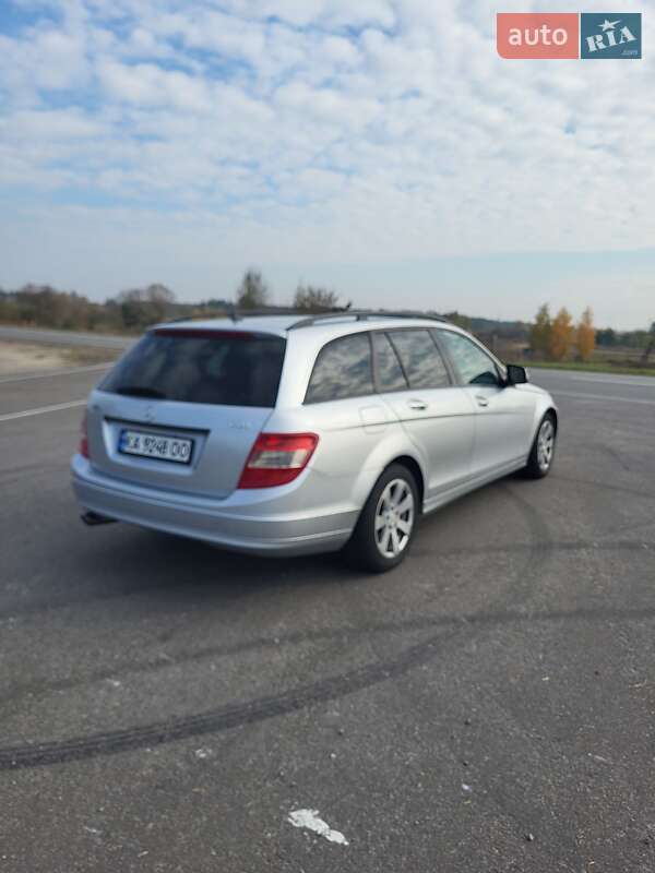 Универсал Mercedes-Benz C-Class 2008 в Киеве