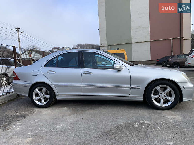 Седан Mercedes-Benz C-Class 2005 в Тернополе