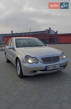 Седан Mercedes-Benz C-Class 2002 в Ровно