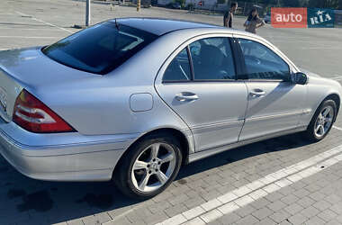 Седан Mercedes-Benz C-Class 2005 в 