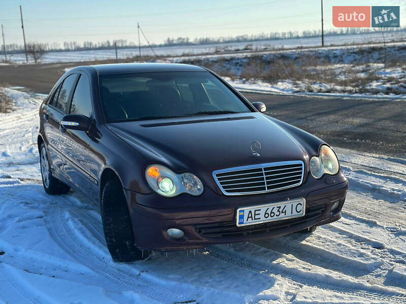 Седан Mercedes-Benz C-Class 2006 в Киеве