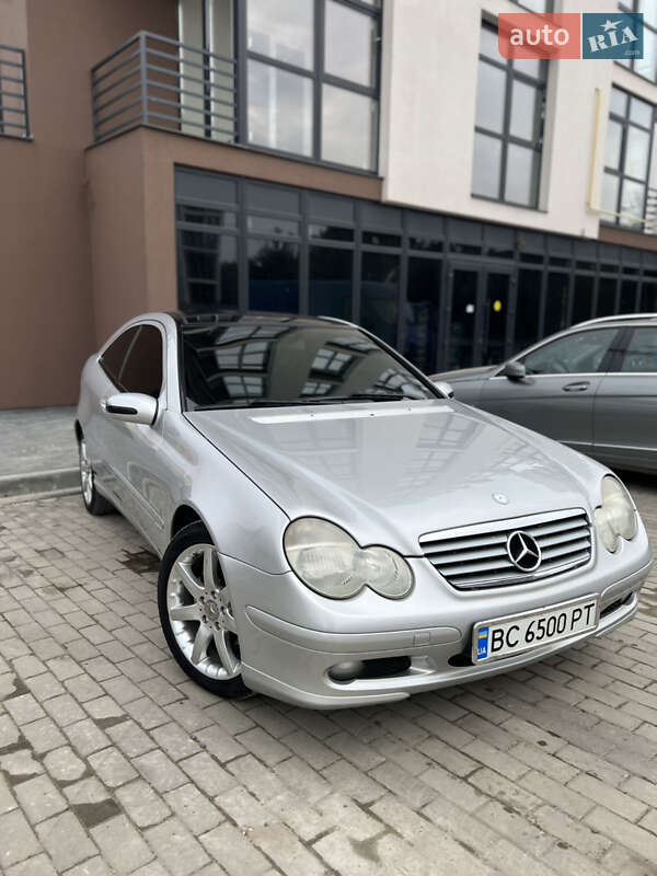 Купе Mercedes-Benz C-Class 2003 в 