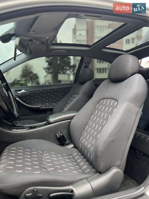 Купе Mercedes-Benz C-Class 2003 в Новояворовске