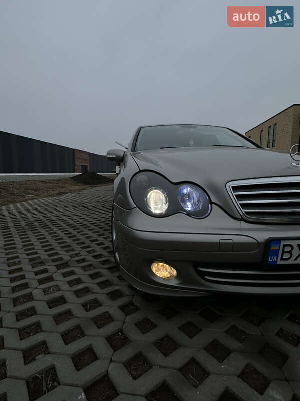 Седан Mercedes-Benz C-Class 2004 в Хмельницком