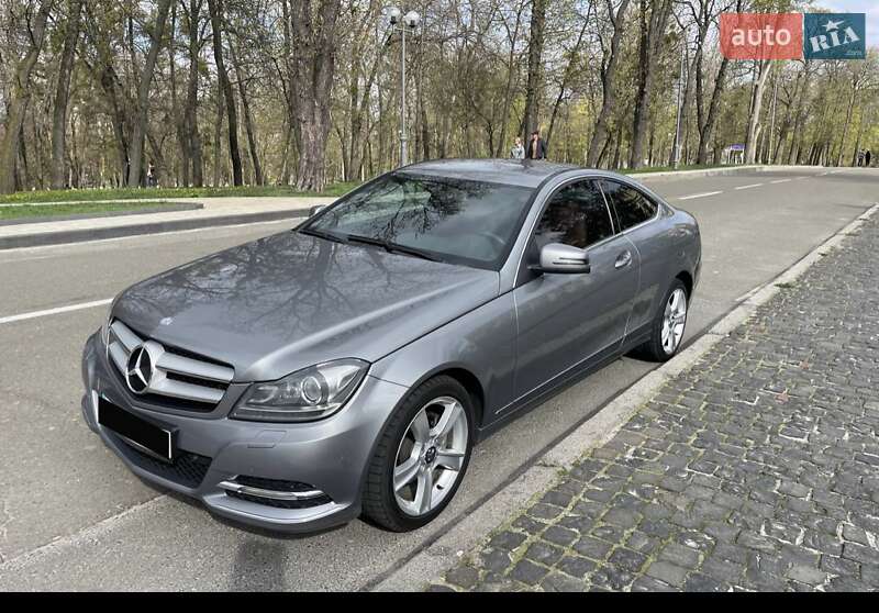 Купе Mercedes-Benz C-Class 2011 в Киеве фото 2 Купе Mercedes-Benz C-Class 2011 в Киеве