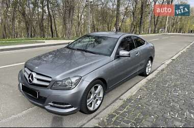 Купе Mercedes-Benz C-Class 2011 в 