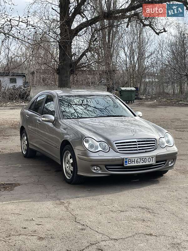 Mercedes-Benz C-Class 2006