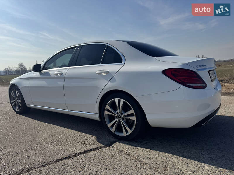 Седан Mercedes-Benz C-Class 2017 в Киеве