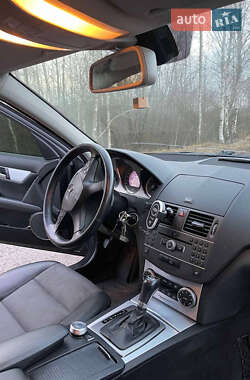 Седан Mercedes-Benz C-Class 2011 в 