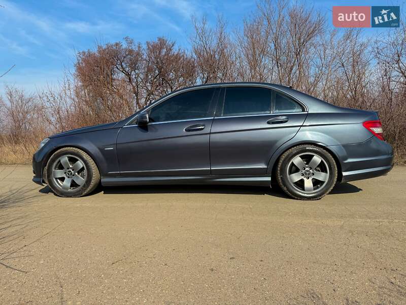 Седан Mercedes-Benz C-Class 2008 в Кривом Роге