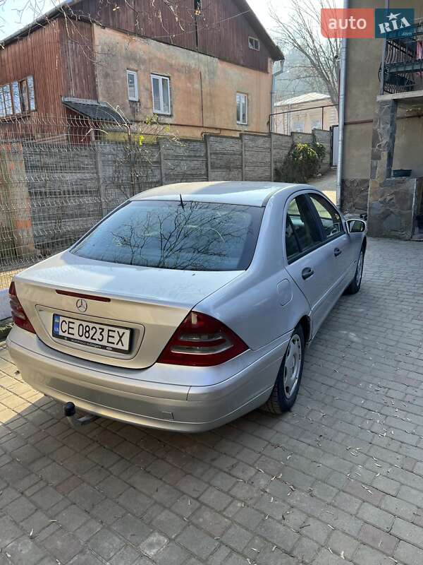 Седан Mercedes-Benz C-Class 2001 в Черновцах