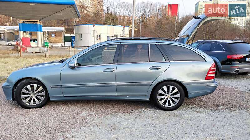 Универсал Mercedes-Benz C-Class 2004 в Львове