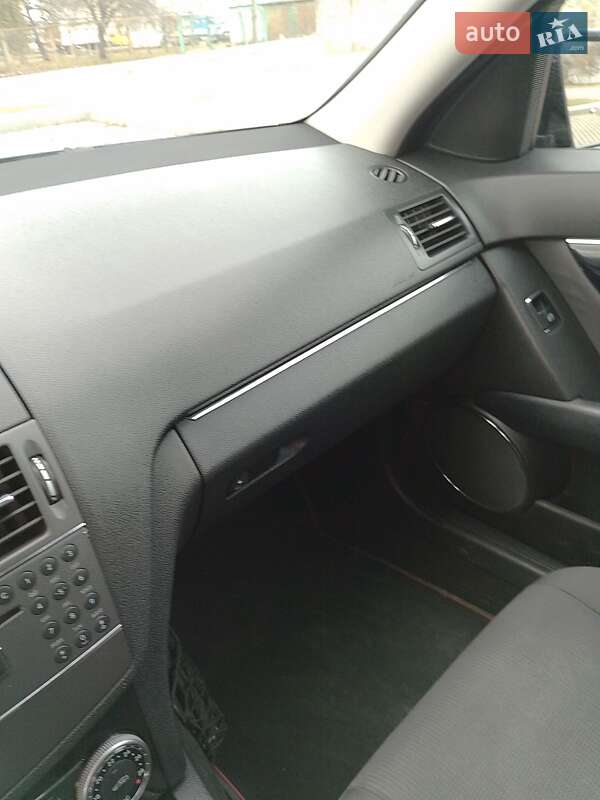 Седан Mercedes-Benz C-Class 2009 в Ивано-Франковске