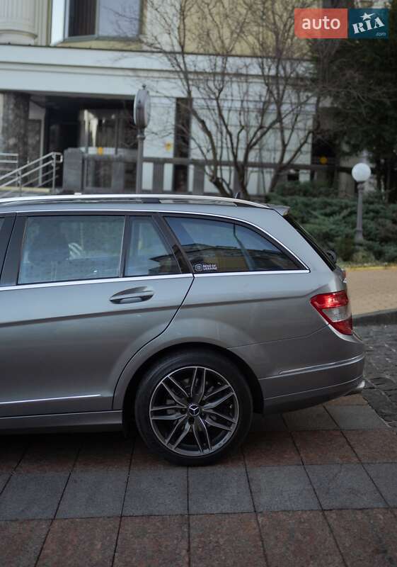 Універсал Mercedes-Benz C-Class 2008 в Києві