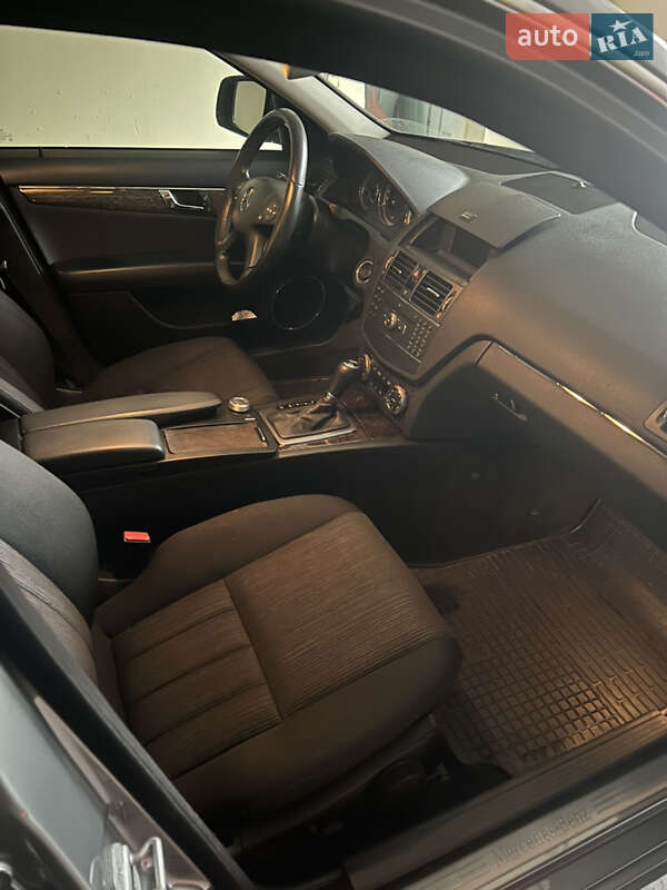 Універсал Mercedes-Benz C-Class 2008 в Києві