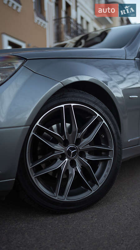 Універсал Mercedes-Benz C-Class 2008 в Києві
