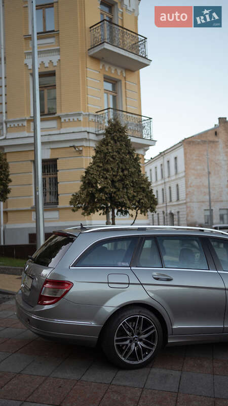 Універсал Mercedes-Benz C-Class 2008 в Києві