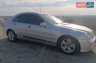 Седан Mercedes-Benz C-Class 2002 в Новоукраинке