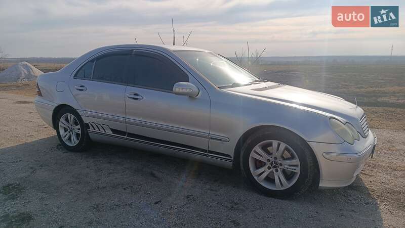 Седан Mercedes-Benz C-Class 2002 в 