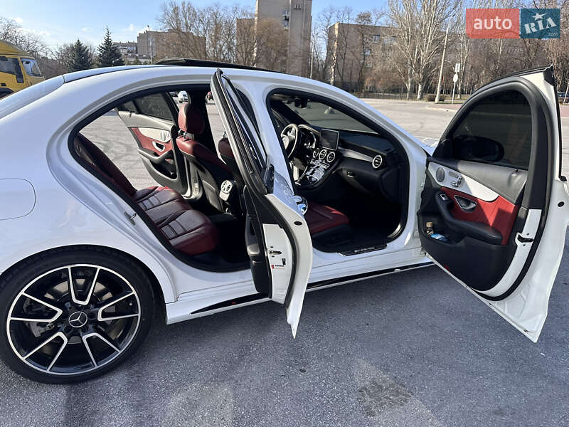 Седан Mercedes-Benz C-Class 2017 в Дніпрі