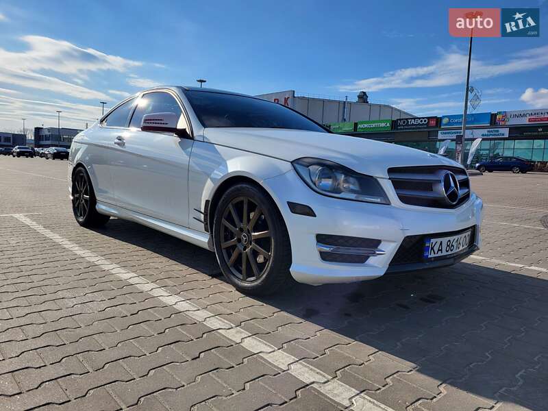 Купе Mercedes-Benz C-Class 2013 в Киеве