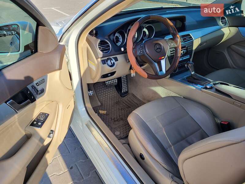 Купе Mercedes-Benz C-Class 2013 в Киеве