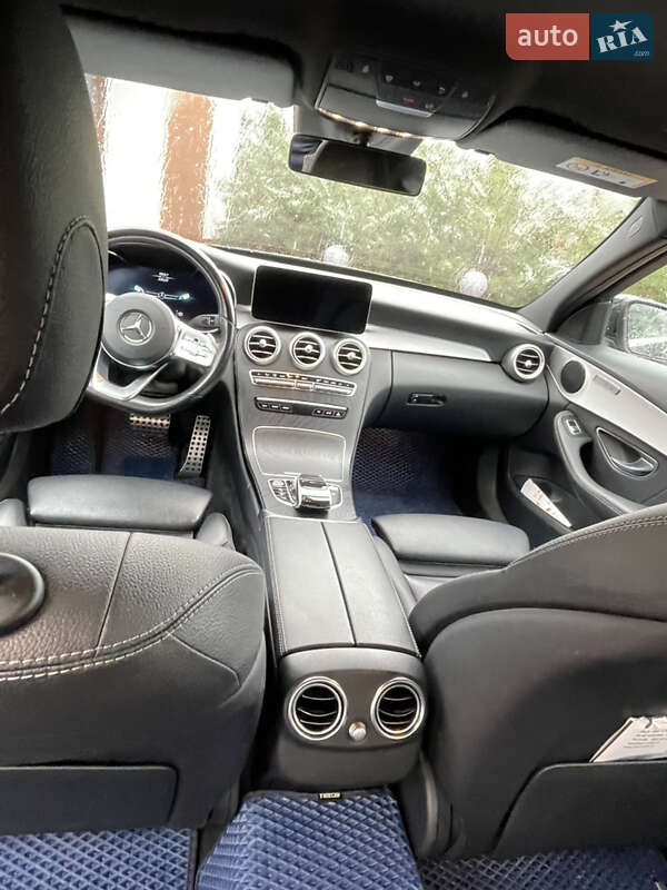 Седан Mercedes-Benz C-Class 2019 в Мостиске