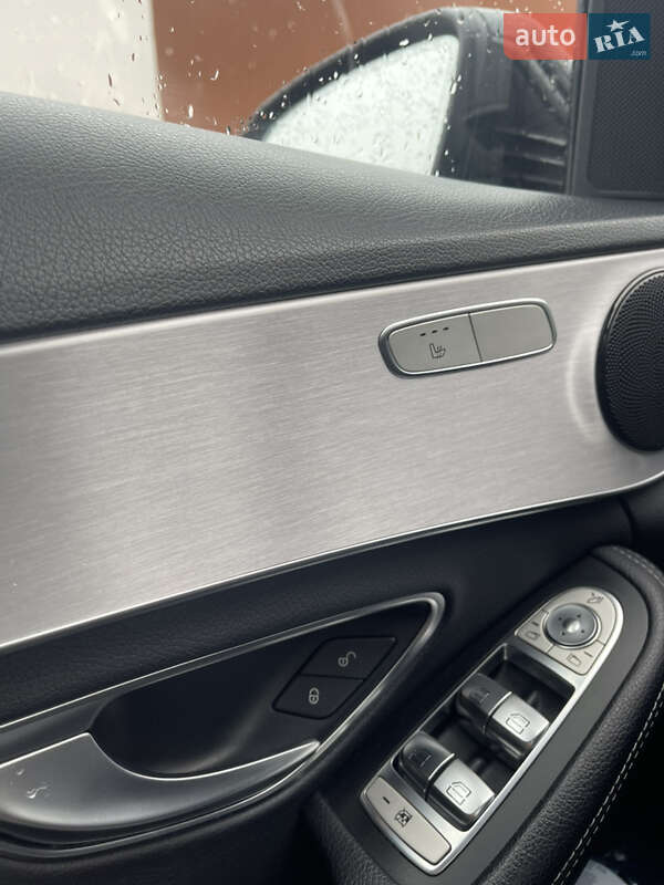 Седан Mercedes-Benz C-Class 2019 в Мостиске