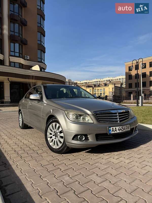 Седан Mercedes-Benz C-Class 2008 в Киеве