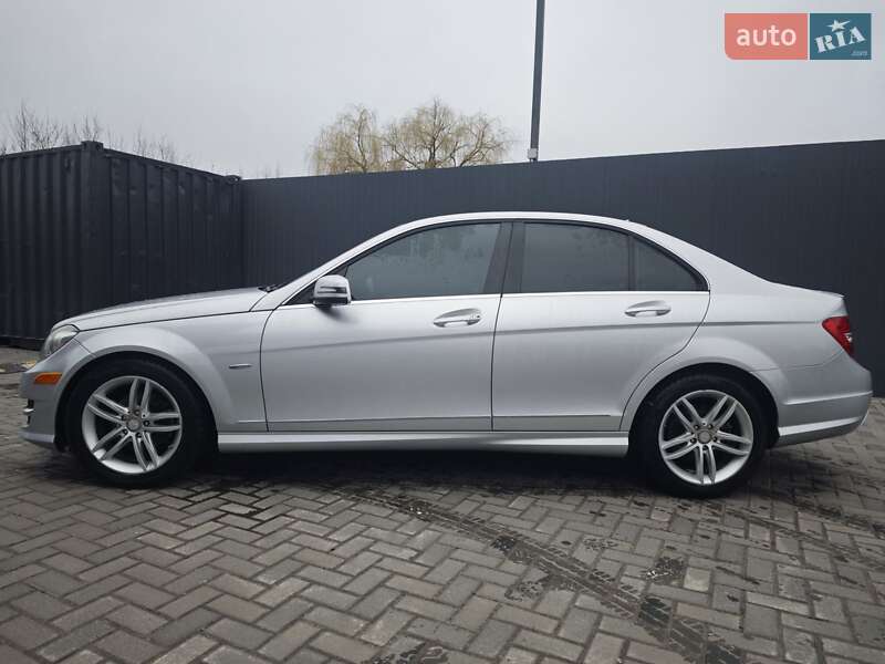 Седан Mercedes-Benz C-Class 2011 в Полтаві