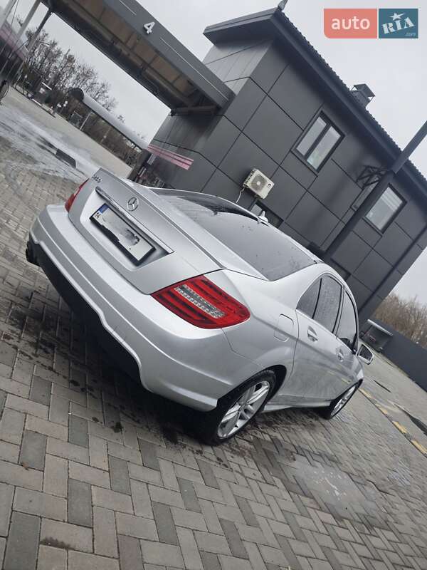 Седан Mercedes-Benz C-Class 2011 в Полтаві