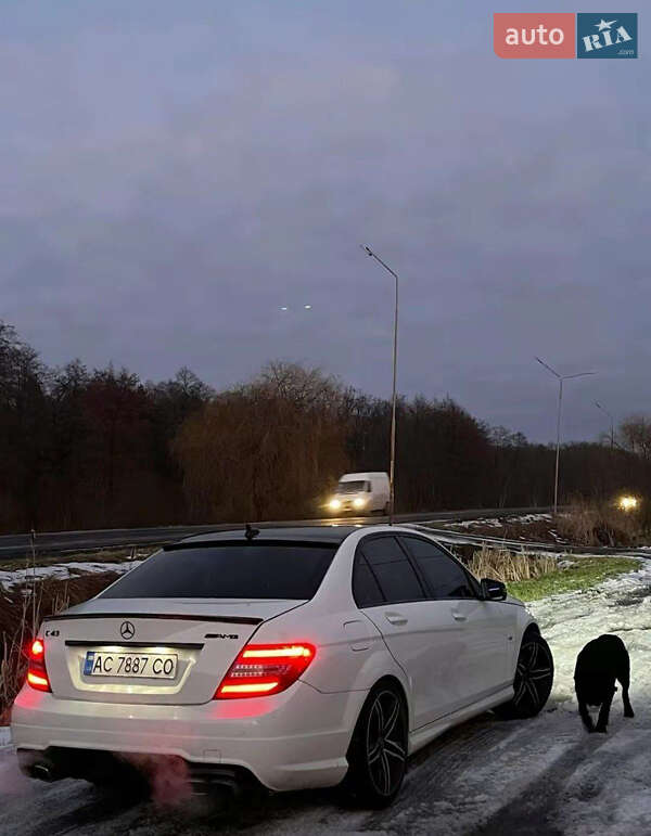 Седан Mercedes-Benz C-Class 2011 в Луцке