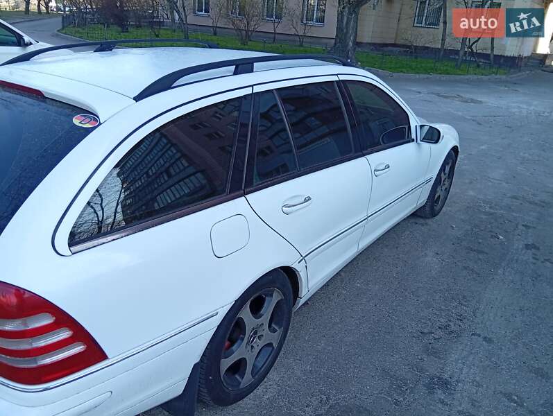 Универсал Mercedes-Benz C-Class 2001 в Киеве