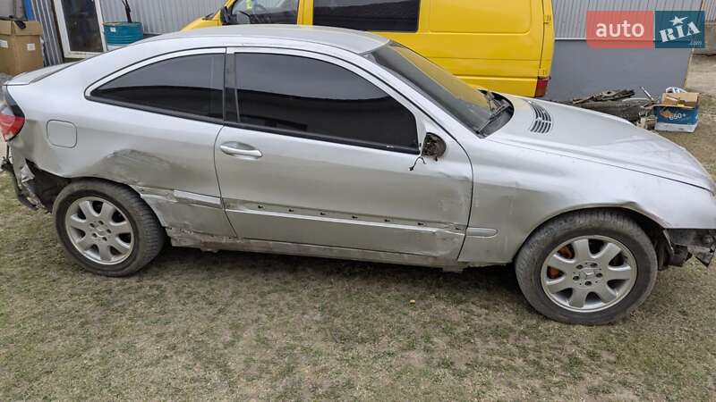 Купе Mercedes-Benz C-Class 2003 в Чернівцях