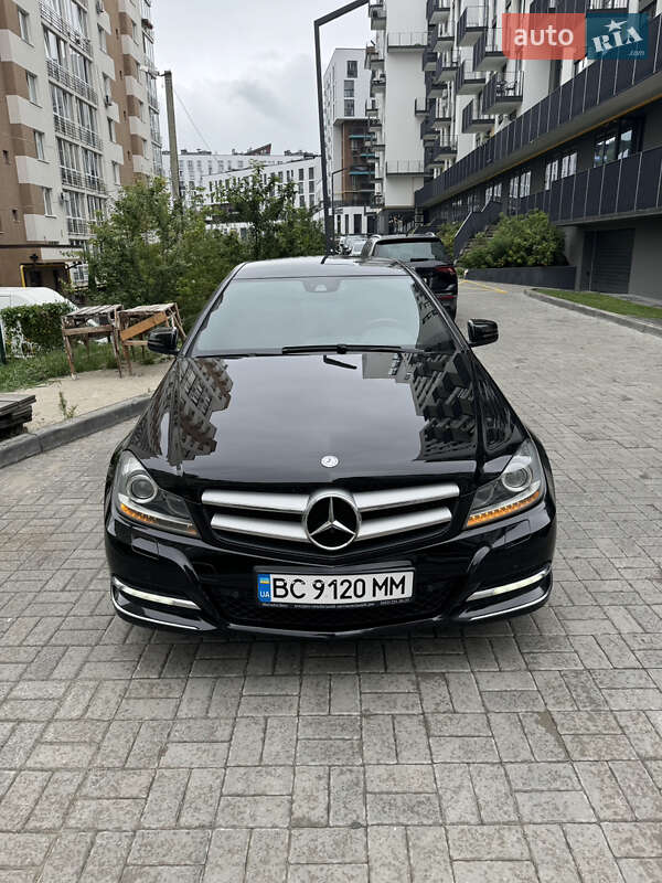 Mercedes-Benz C-Class 2011