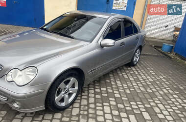 Седан Mercedes-Benz C-Class 2004 в 