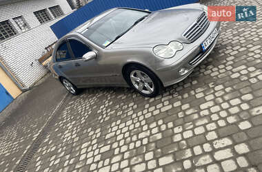 Седан Mercedes-Benz C-Class 2004 в 